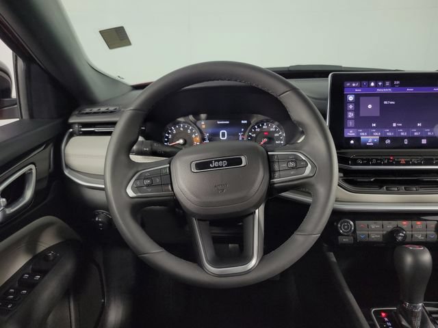 Used 2025 Jeep Compass Limited AWD/4WD image 20