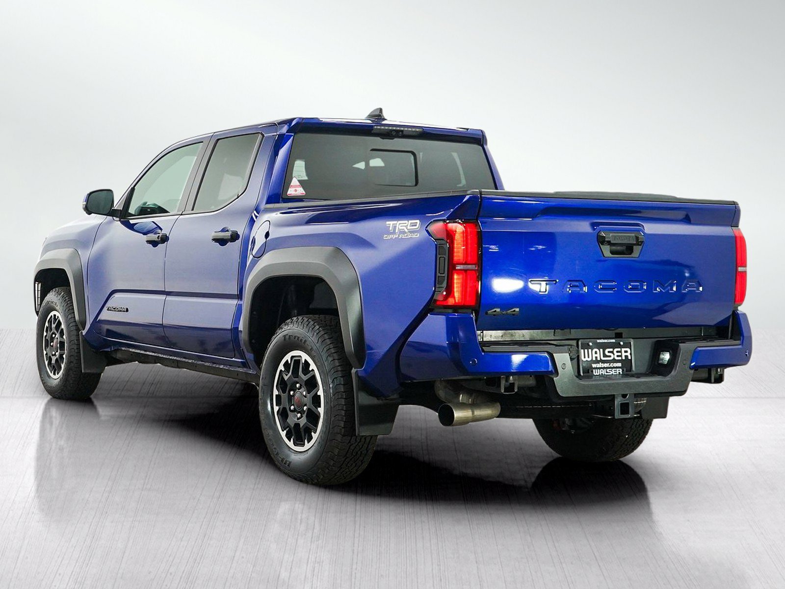 Used 2024 Toyota Tacoma TRD Off-Road w/ TRD Off Road Premium Package AWD/4WD image 3