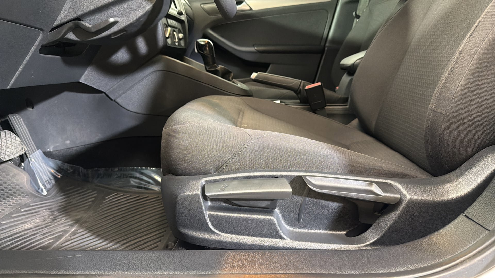 Used 2016 Volkswagen Jetta SE image 21