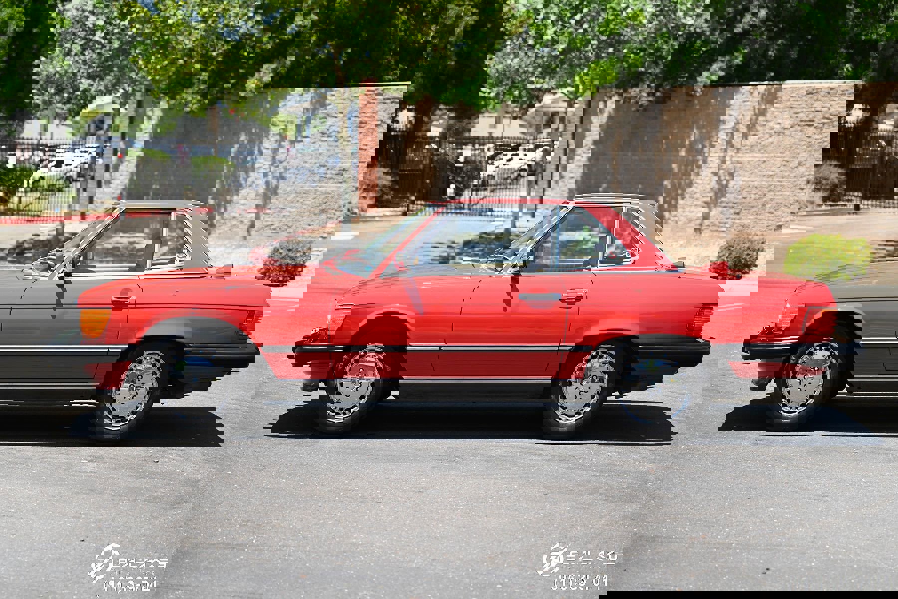 Used 1987 Mercedes-Benz 560 SL image 4