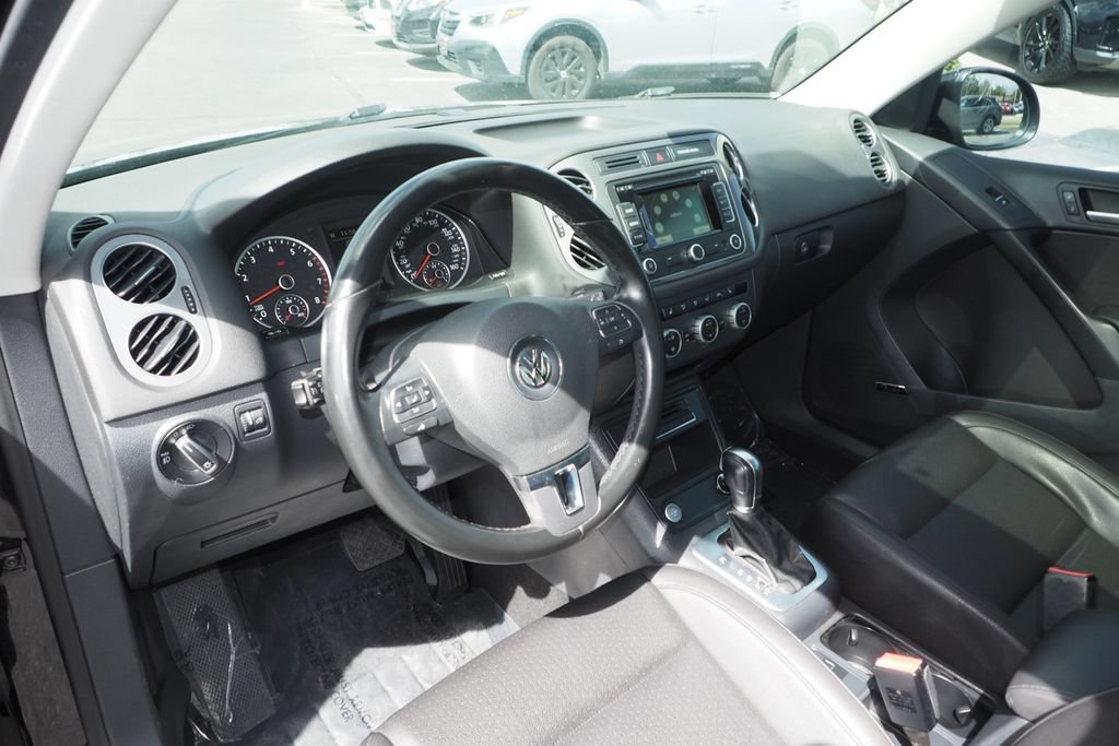 Used 2015 Volkswagen Tiguan S FWD image 12