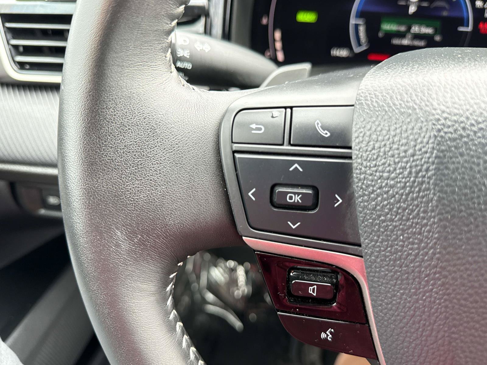 Used 2026 Toyota Camry SE FWD image 24