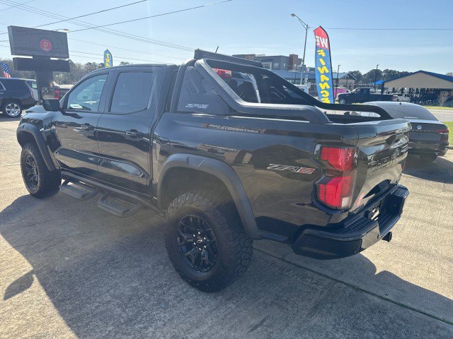 Used 2025 Chevrolet Colorado ZR2 w/ Midnight Edition image 6