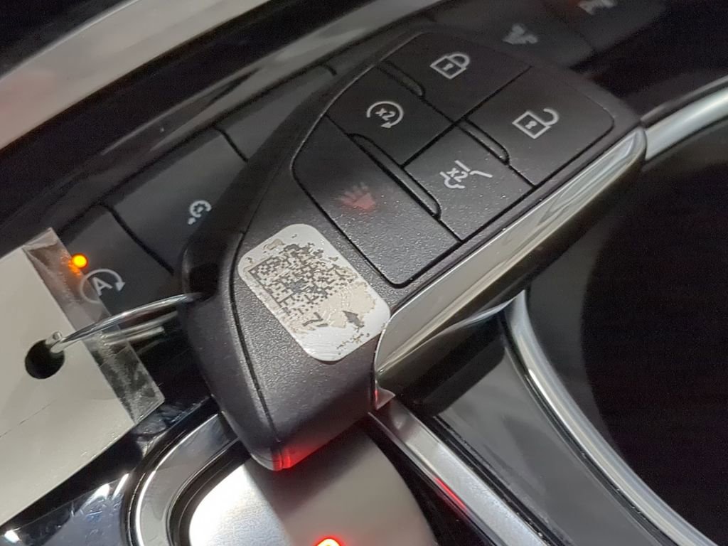 Used 2023 Buick Envision Avenir image 34