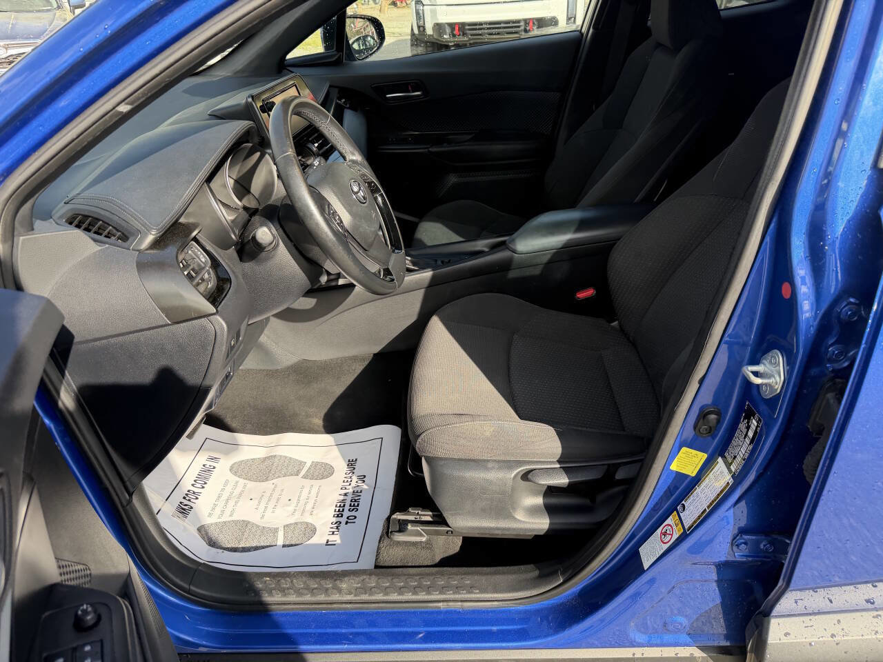 Used 2018 Toyota C-HR XLE FWD image 12