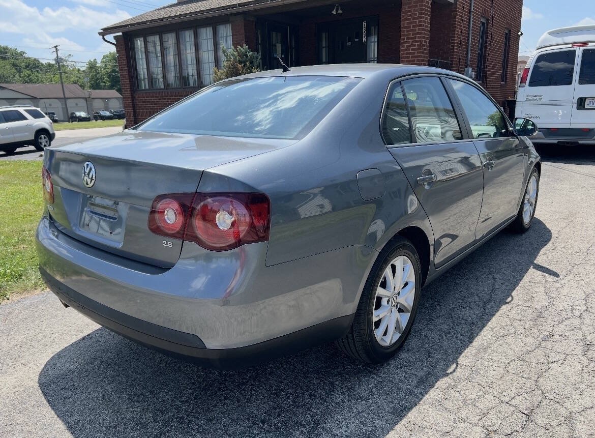 Used 2010 Volkswagen Jetta SE FWD image 8