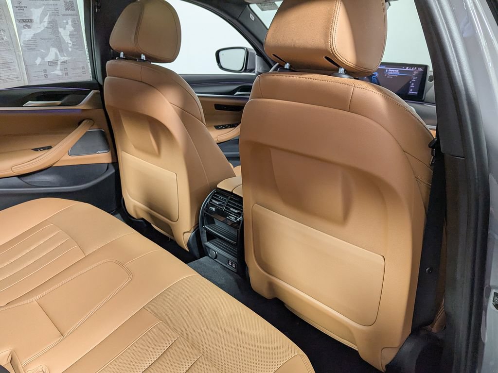 Used 2022 BMW 530e xDrive w/ Premium Package AWD/4WD image 42
