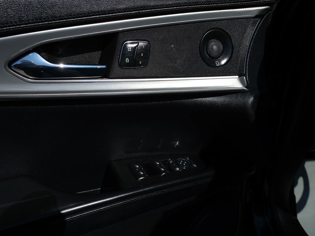 Used 2019 Lincoln Nautilus Reserve image 28