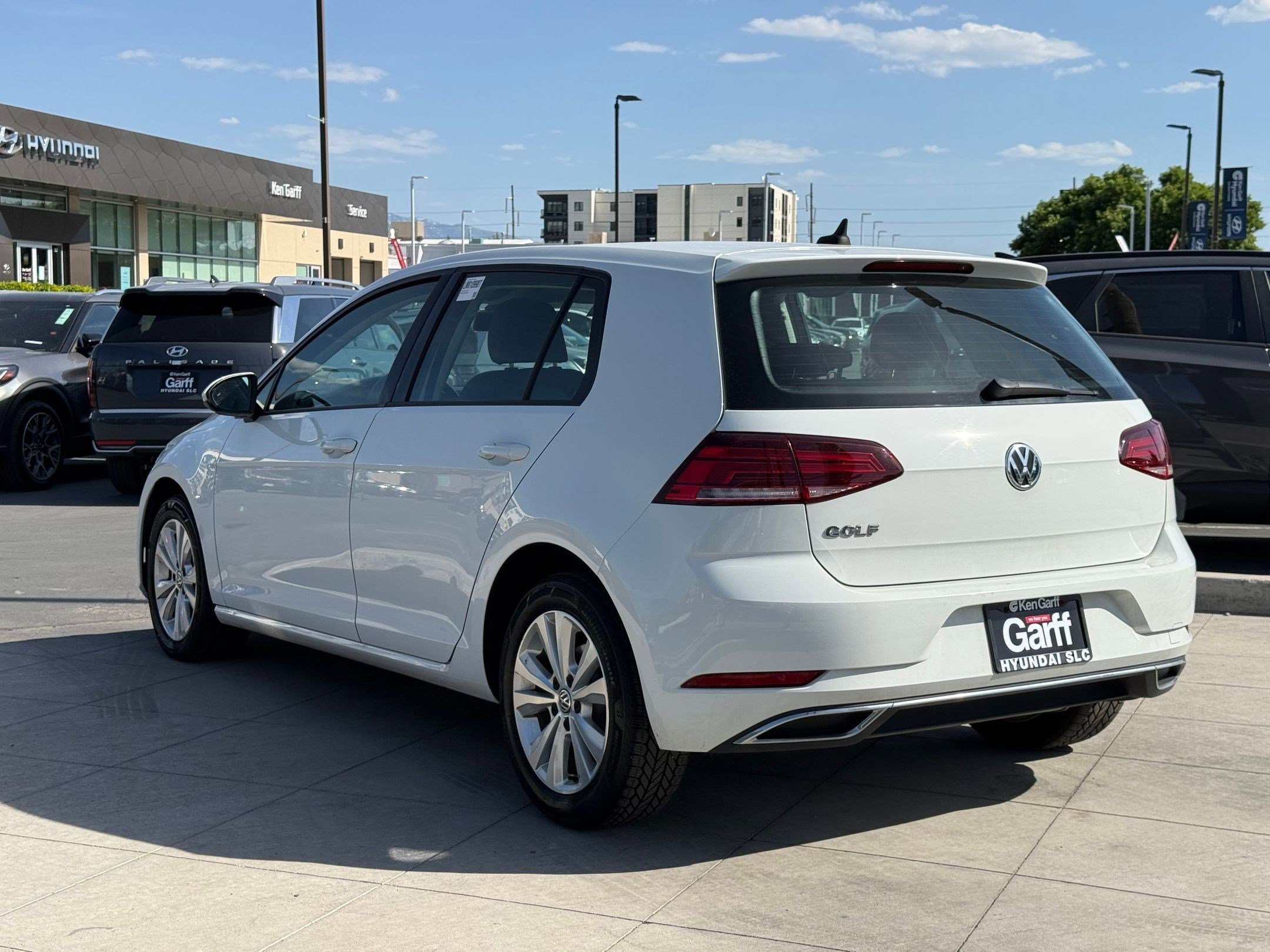 Used 2020 Volkswagen Golf 4-Door FWD image 7