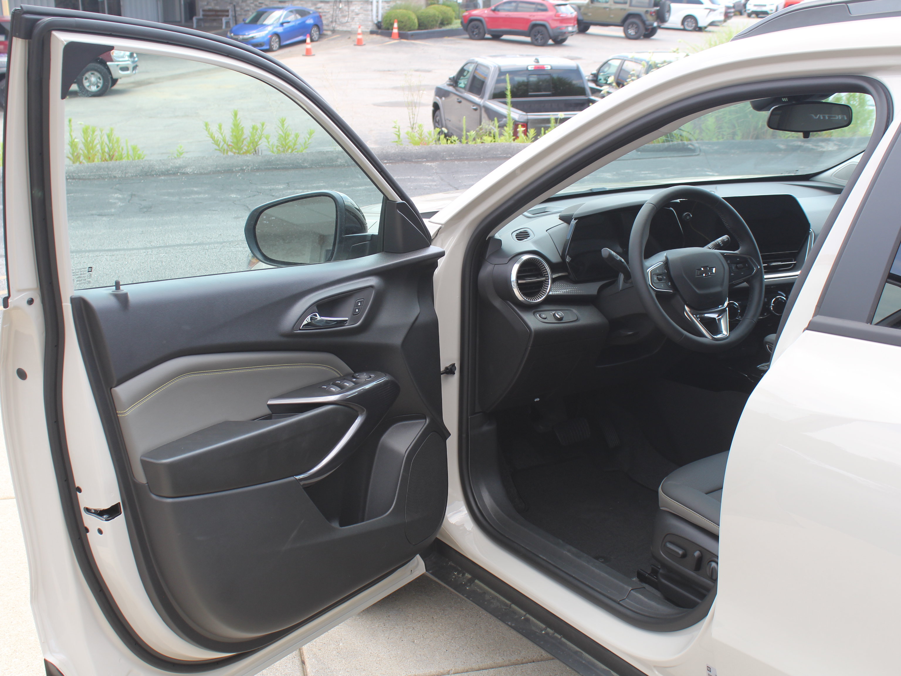 New 2026 Chevrolet Trax ACTIV w/ Driver Confidence Package FWD image 8