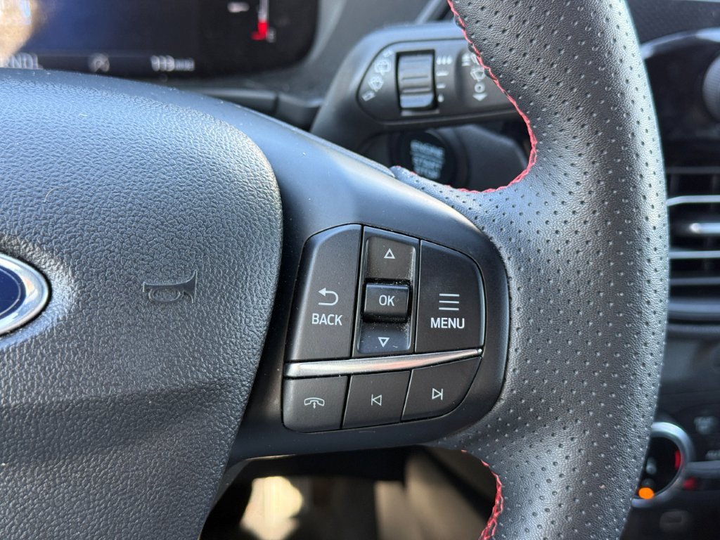 Used 2025 Ford Escape ST-Line Select AWD/4WD image 33