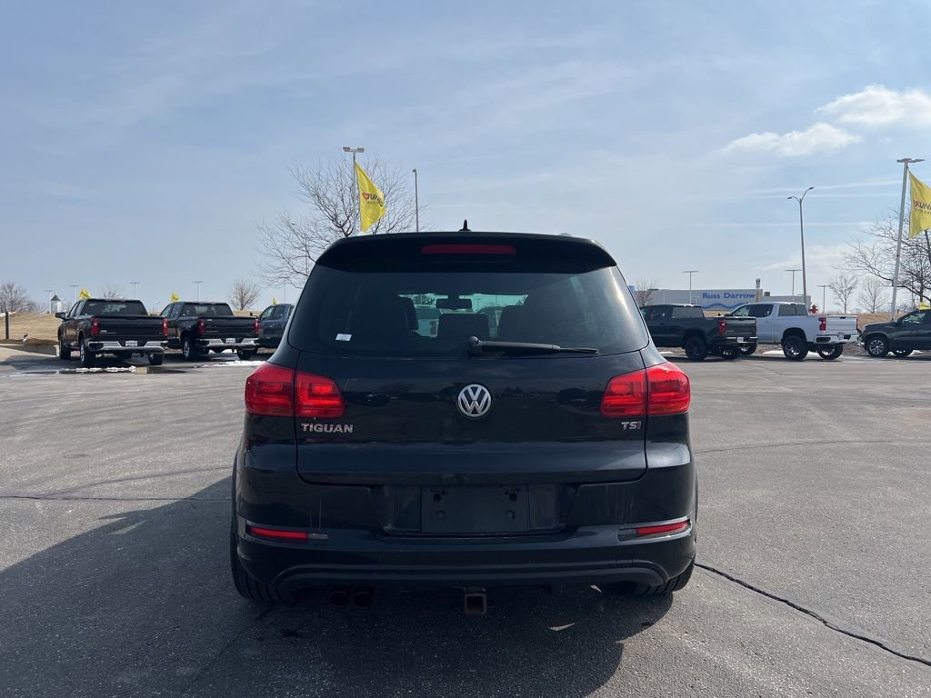 Used 2016 Volkswagen Tiguan R-Line FWD image 4