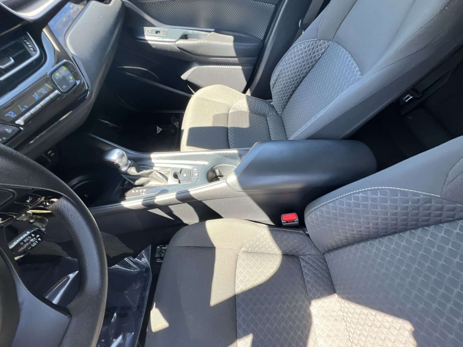 Used 2020 Toyota C-HR LE image 22