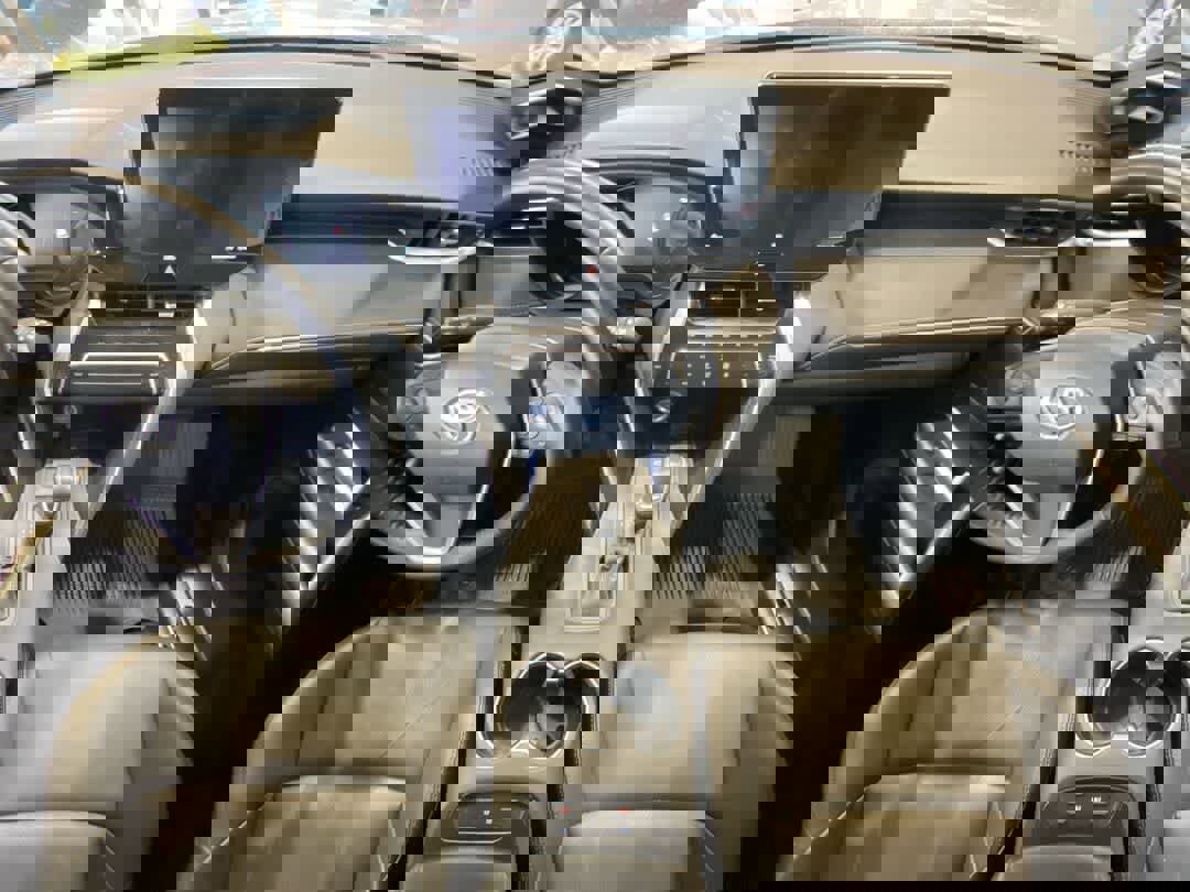 Used 2021 Toyota Venza XLE w/ Softex Package image 24