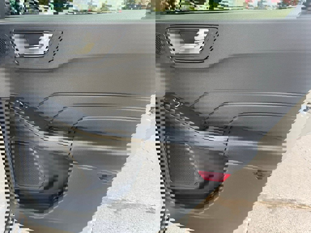 New 2025 Ford Escape SE w/ PHEV Premium Package image 30