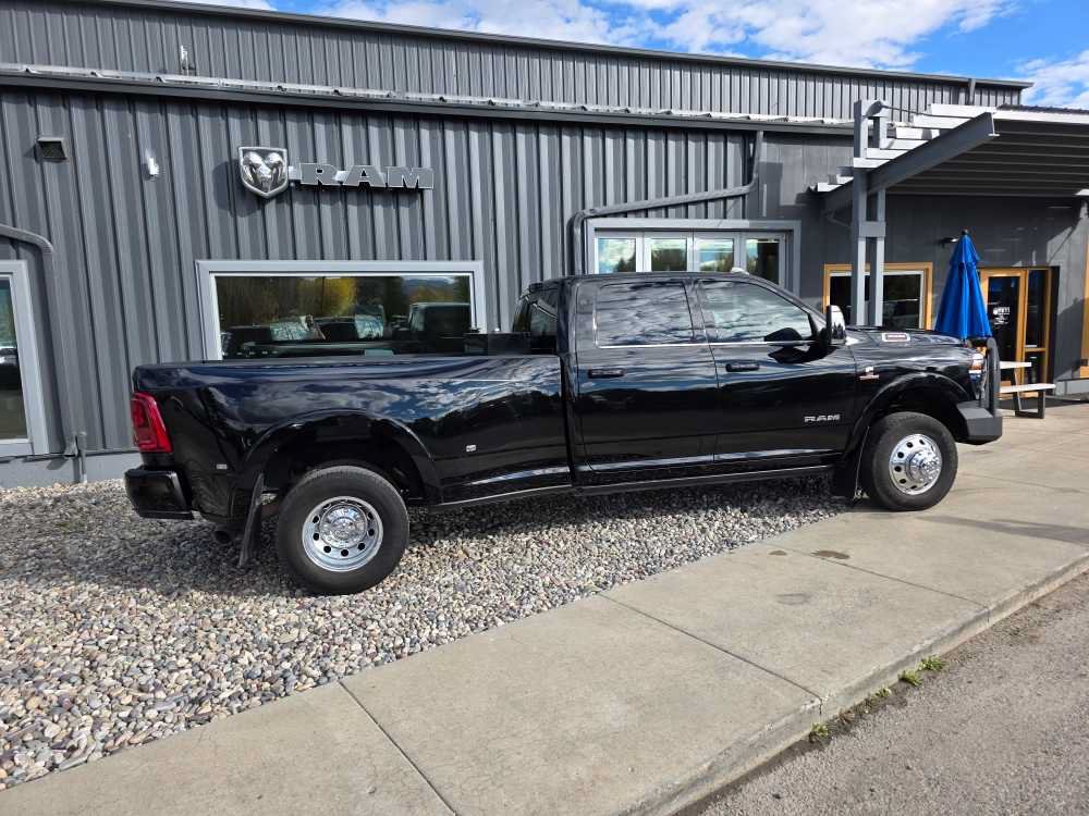 Used 2025 RAM 3500 Longhorn AWD/4WD image 4