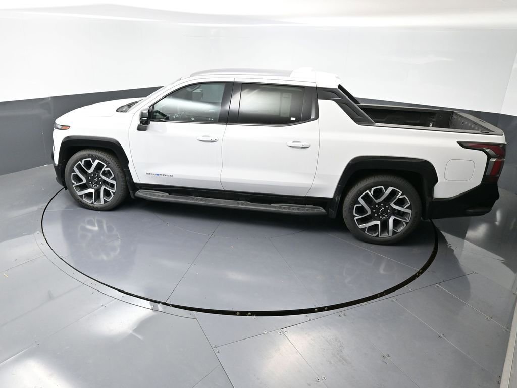 New 2025 Chevrolet Silverado EV RST image 42
