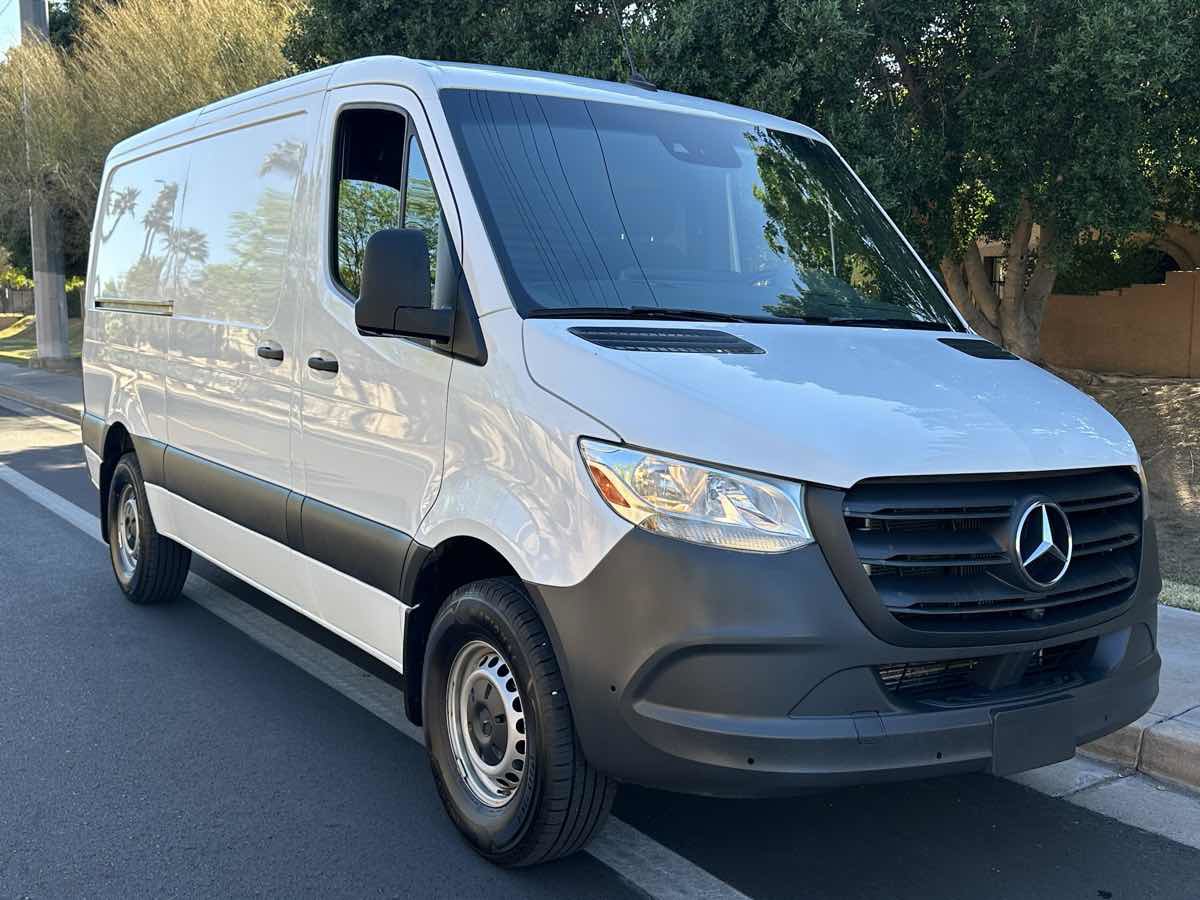 Used 2022 Mercedes-Benz Sprinter 1500 image 2