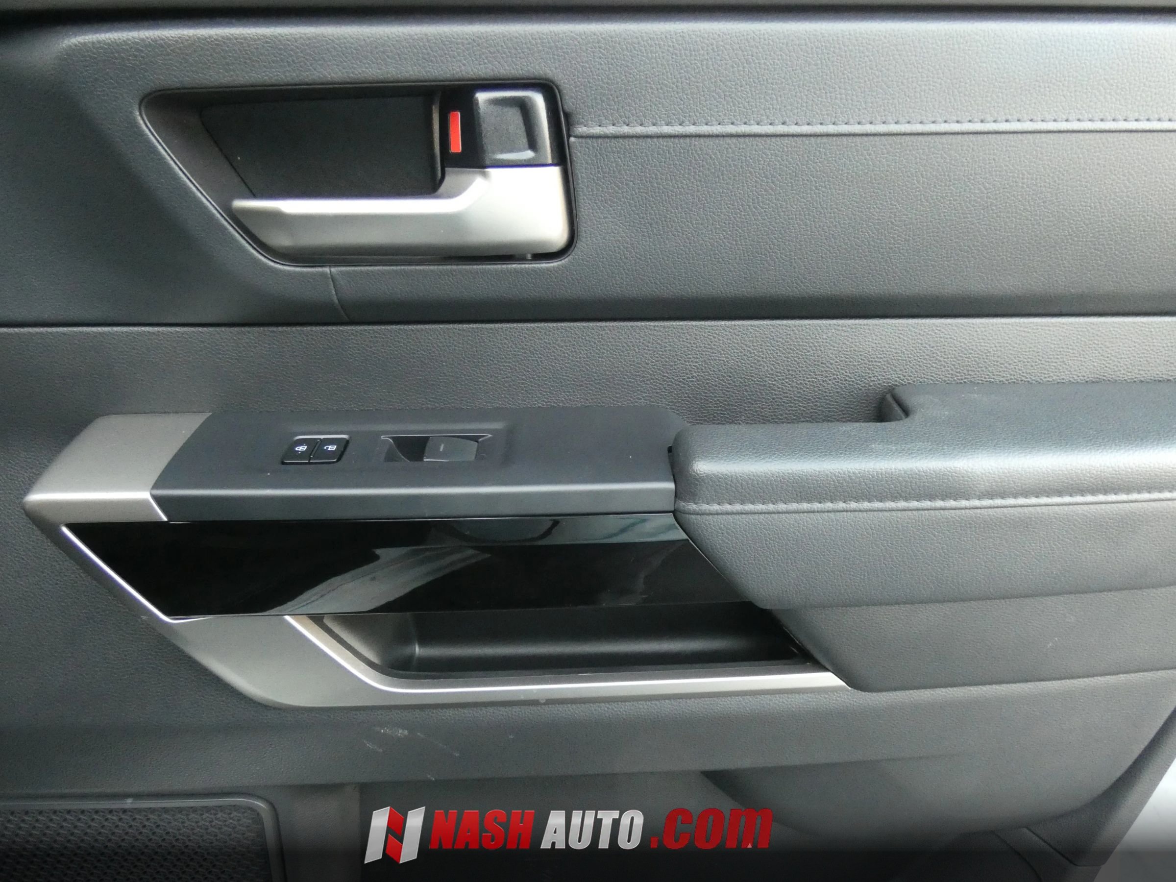 Used 2024 Toyota Tundra Limited AWD/4WD image 42