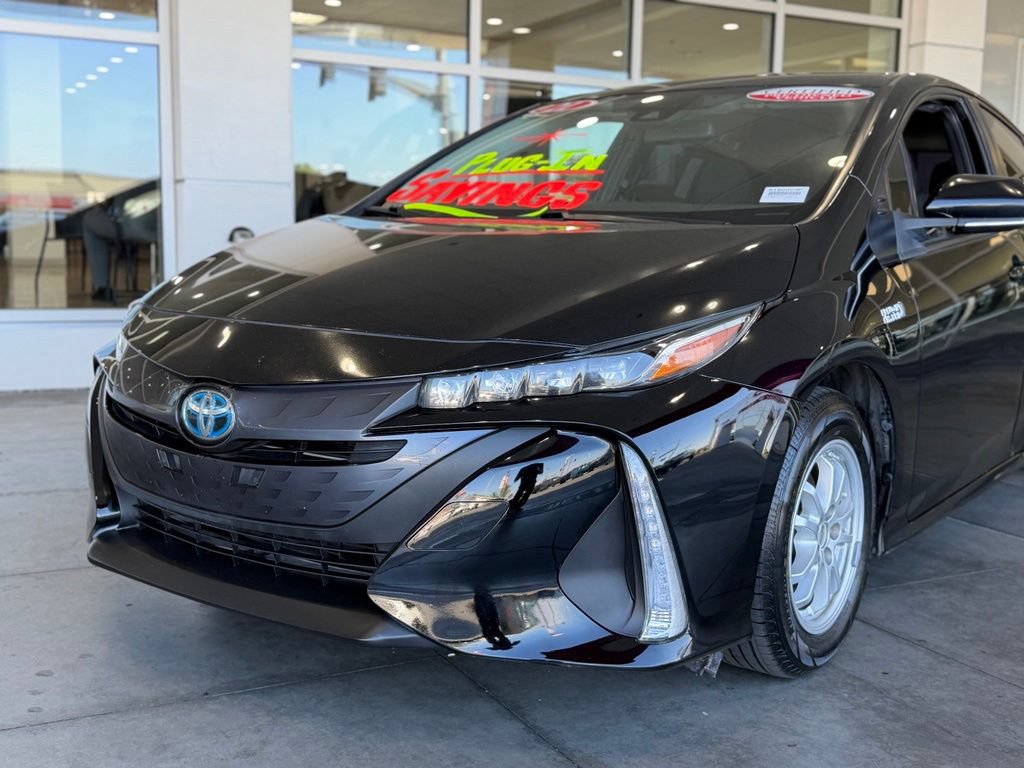 Certified 2021 Toyota Prius Prime LE FWD image 3