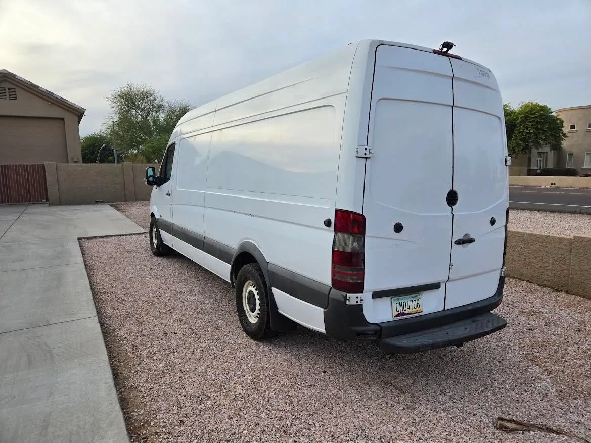Used 2007 Freightliner Sprinter 2500 RWD image 2
