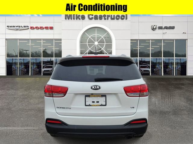Used 2017 Kia Sorento LX image 5
