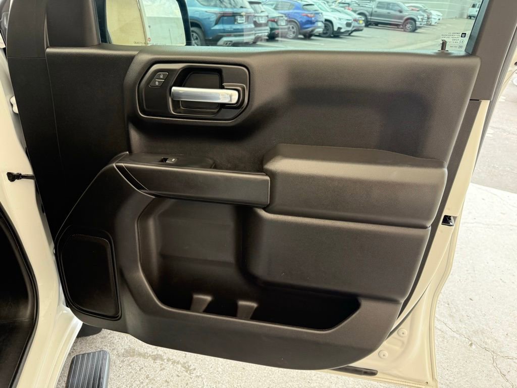 Used 2022 Chevrolet Silverado 1500 Custom image 14
