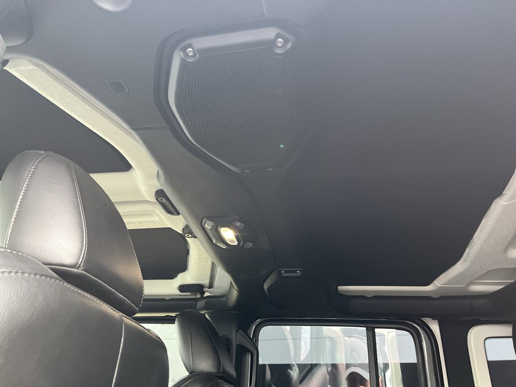 Used 2018 Jeep Wrangler Unlimited Sahara image 21