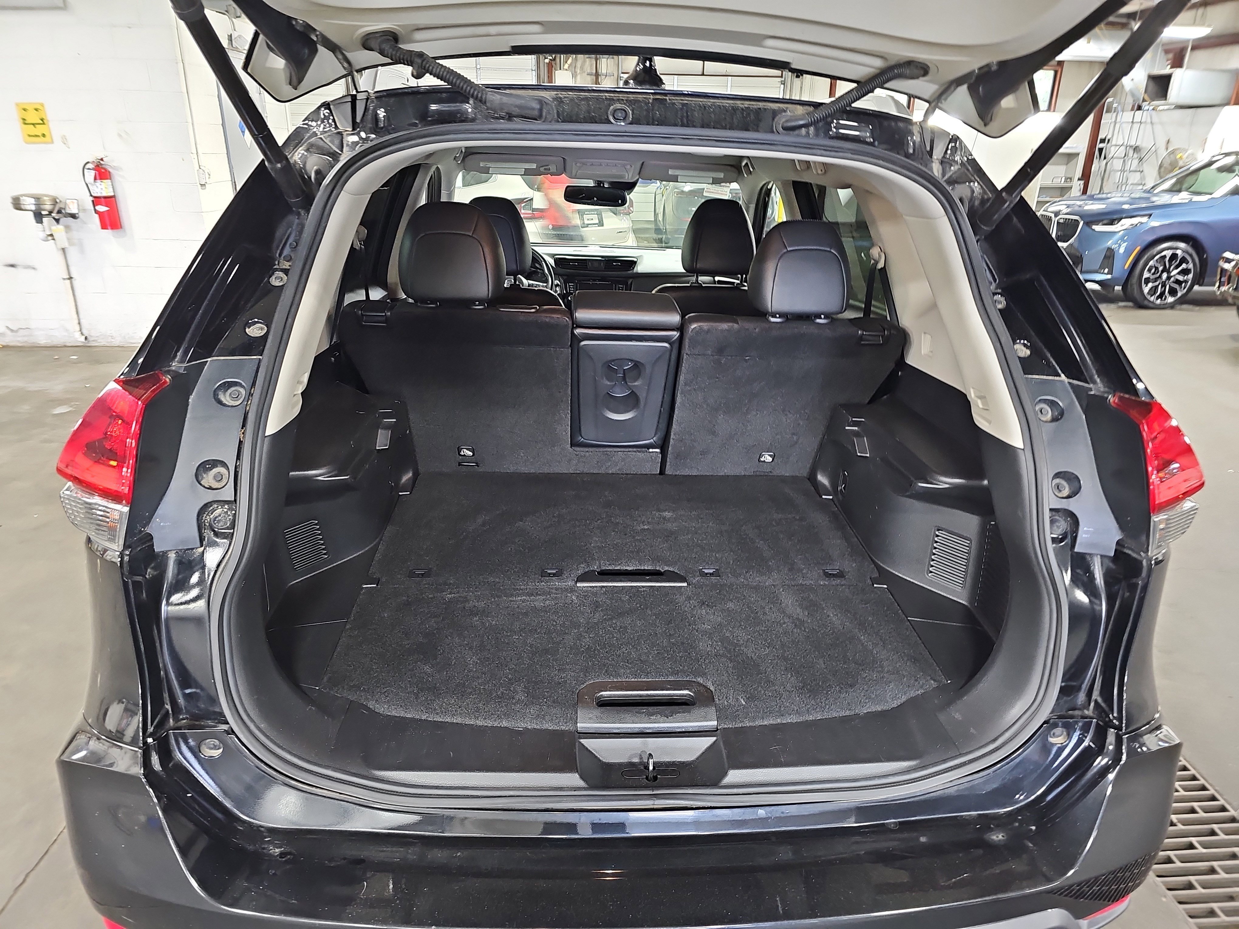 Used 2018 Nissan Rogue SL FWD image 13