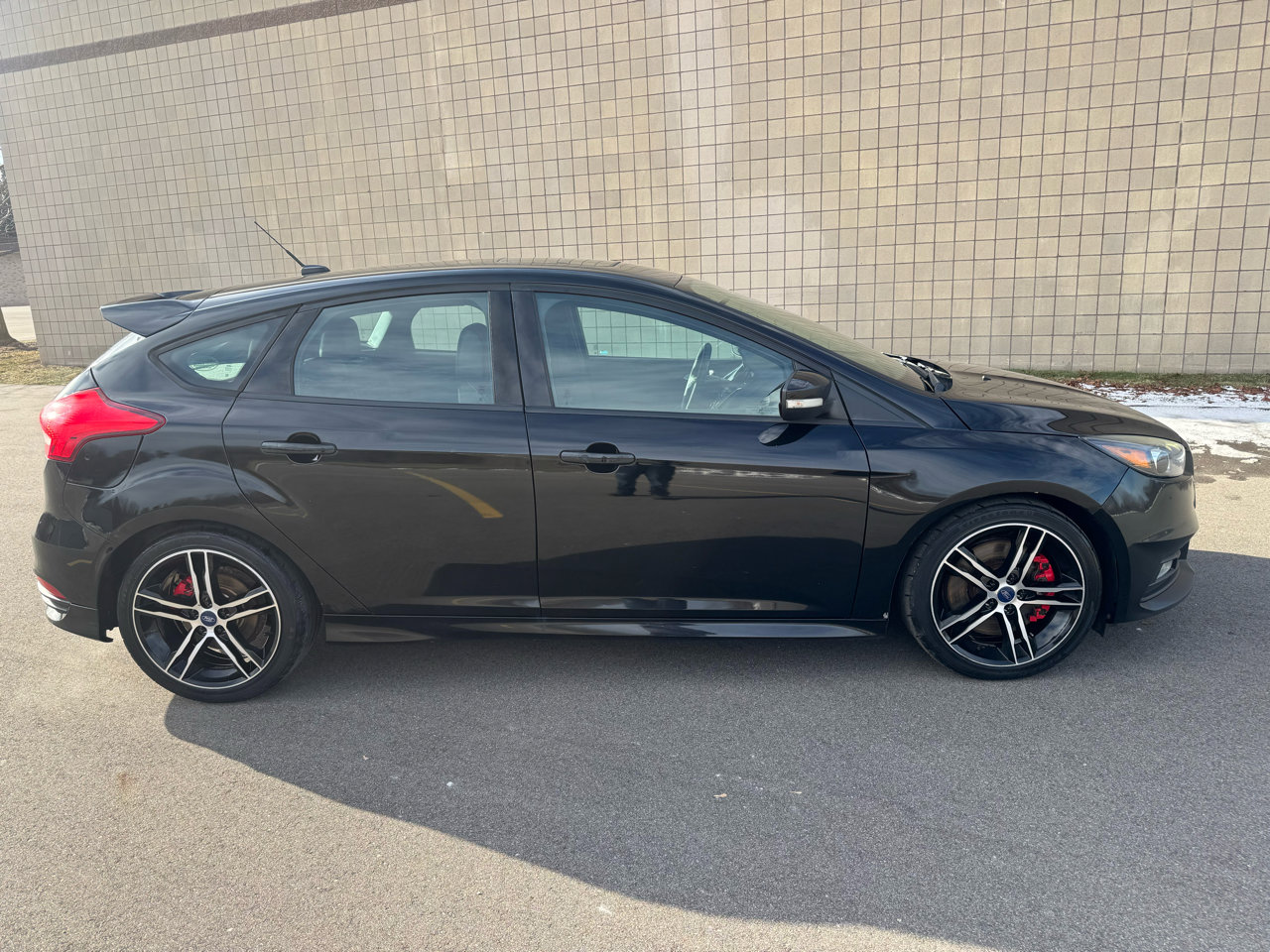 Used 2016 Ford Focus ST w/ Equipment Group 401A image 4