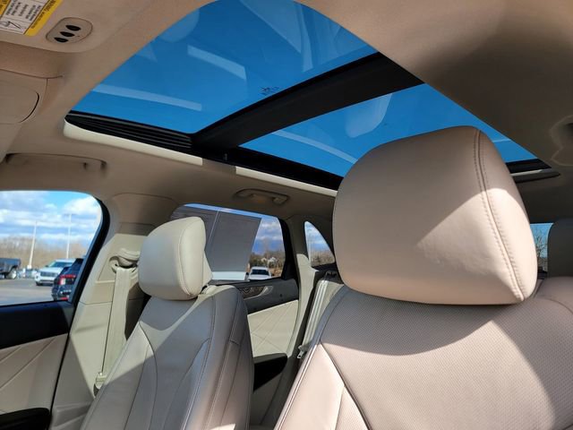 Used 2017 Lincoln MKC Reserve w/ Lincoln MKC Climate Package image 4