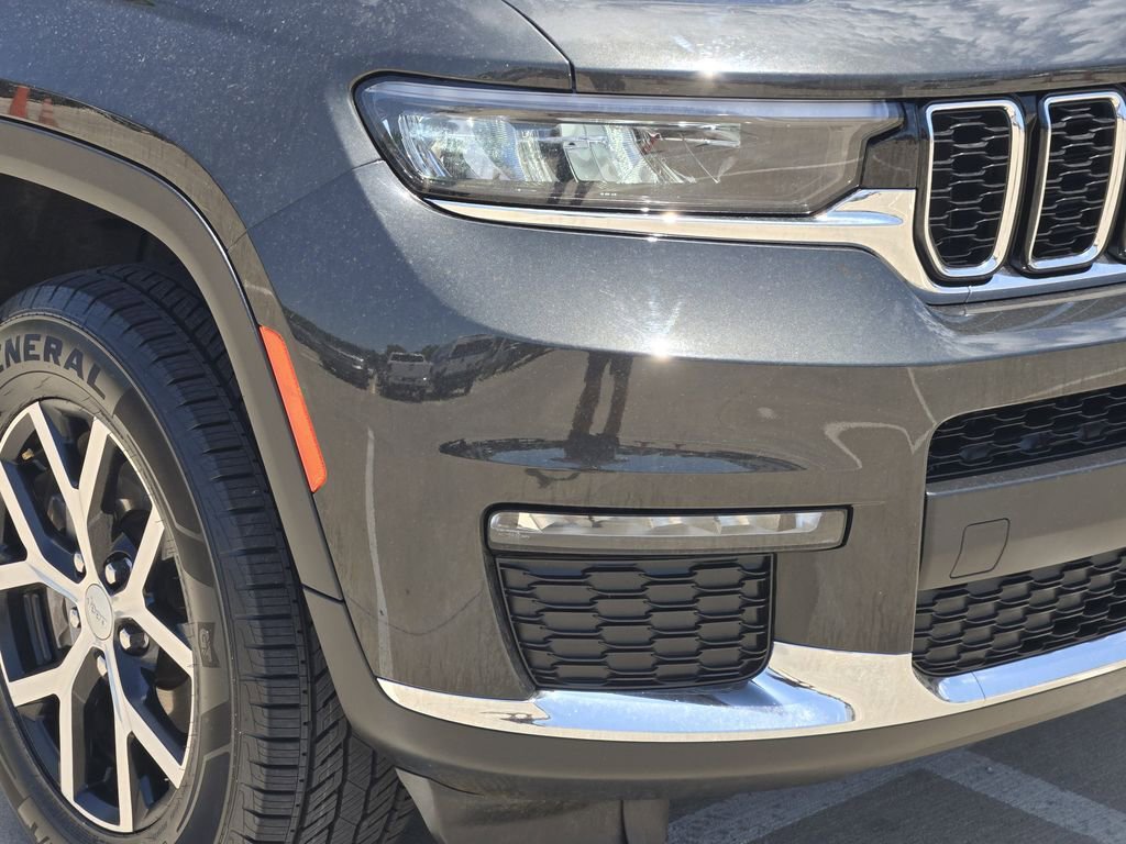 Used 2023 Jeep Grand Cherokee L Limited AWD/4WD image 9