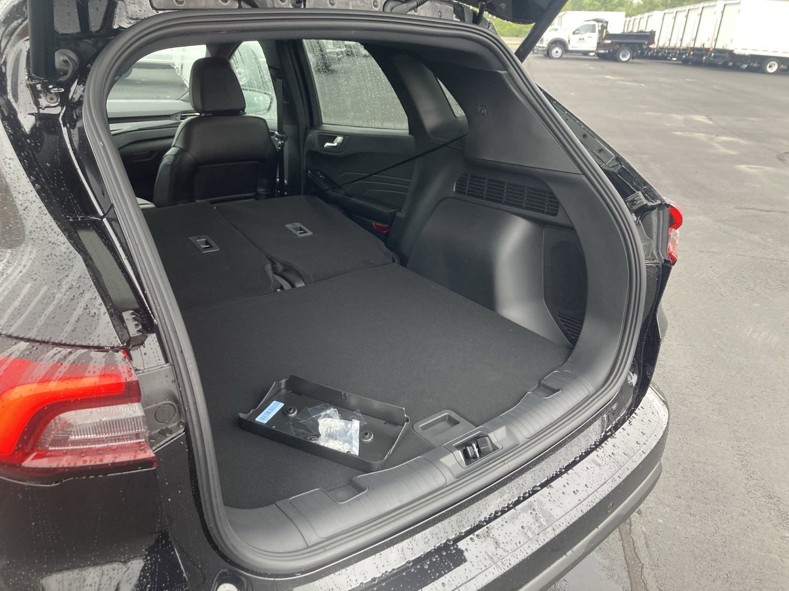 New 2024 Ford Escape ST-Line Select w/ Tech Pack #2 image 27