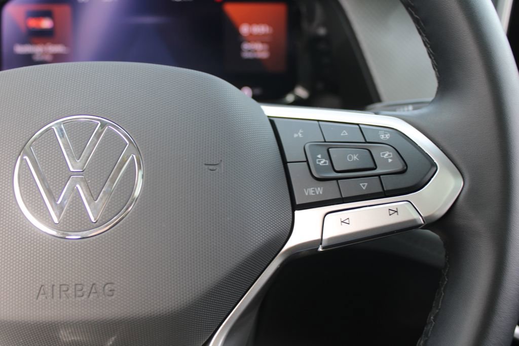 Certified 2025 Volkswagen Atlas Peak Edition SE image 12