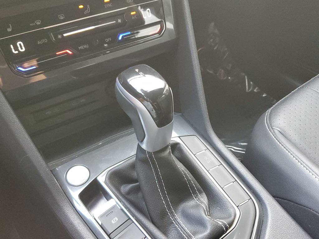 Used 2023 Volkswagen Tiguan SE FWD image 23