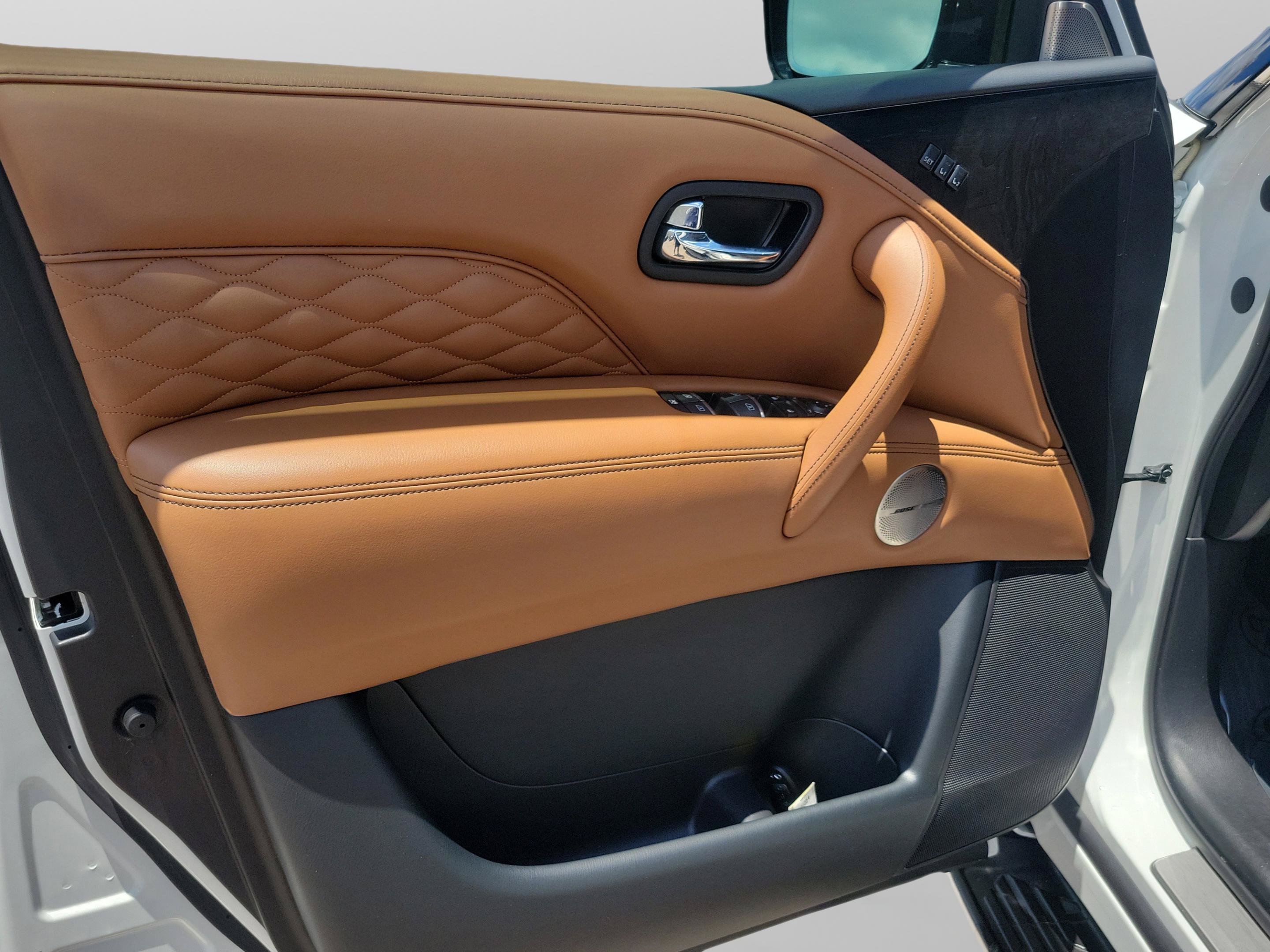 Certified 2024 INFINITI QX80 Sensory w/ Cargo Package AWD/4WD image 10