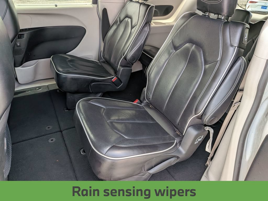 Used 2023 Chrysler Pacifica Limited FWD image 29