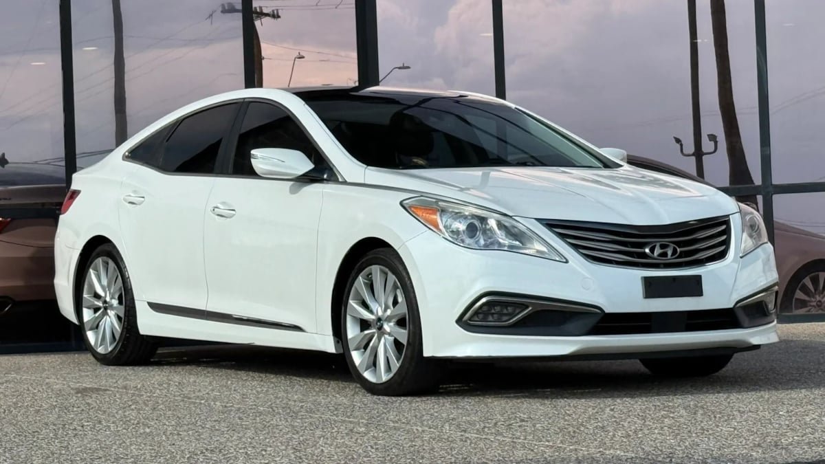 Used 2016 Hyundai Azera Limited FWD image 16
