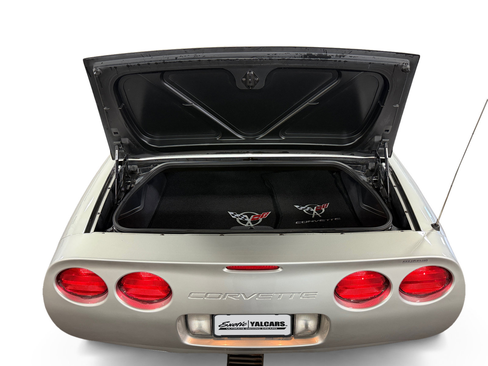 Used 2004 Chevrolet Corvette Convertible w/ Preferred Equipment Group RWD image 26