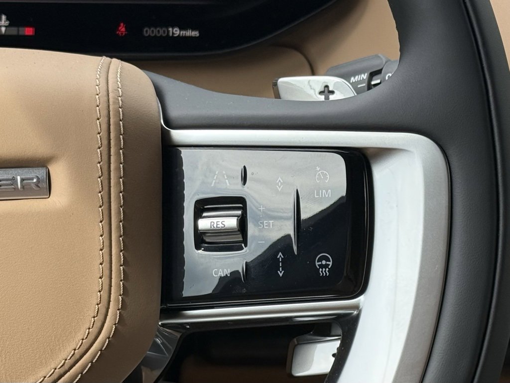 New 2025 Land Rover Range Rover Long Wheelbase SE image 19
