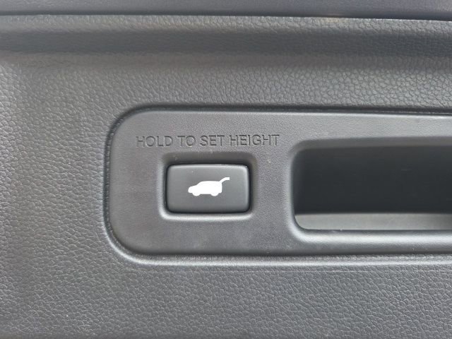 Used 2025 Honda Pilot Touring image 12