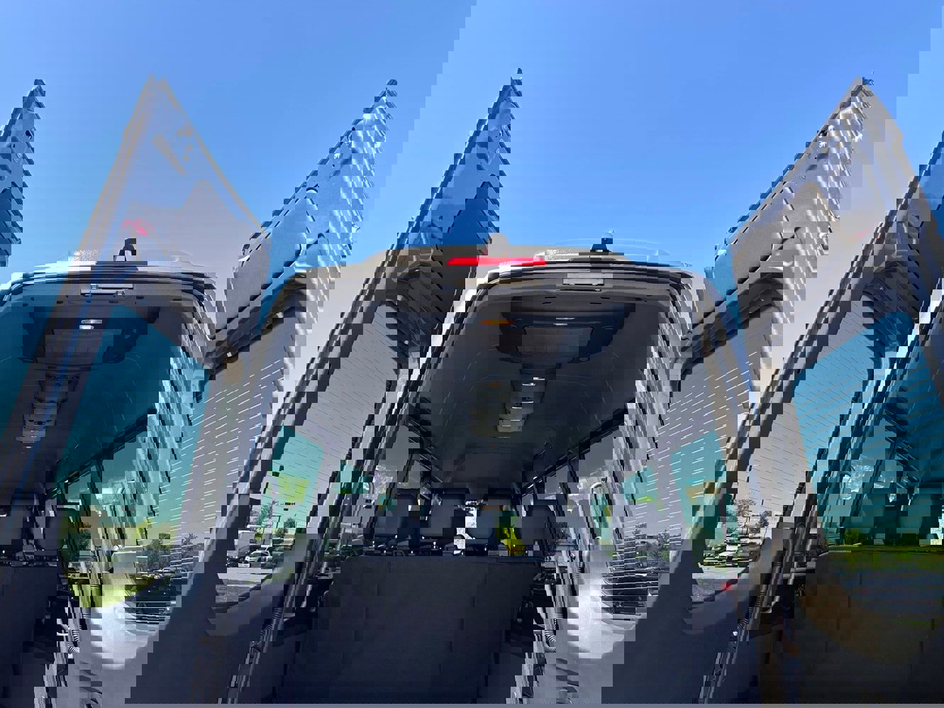 Used 2025 Mercedes-Benz Sprinter 2500 image 24