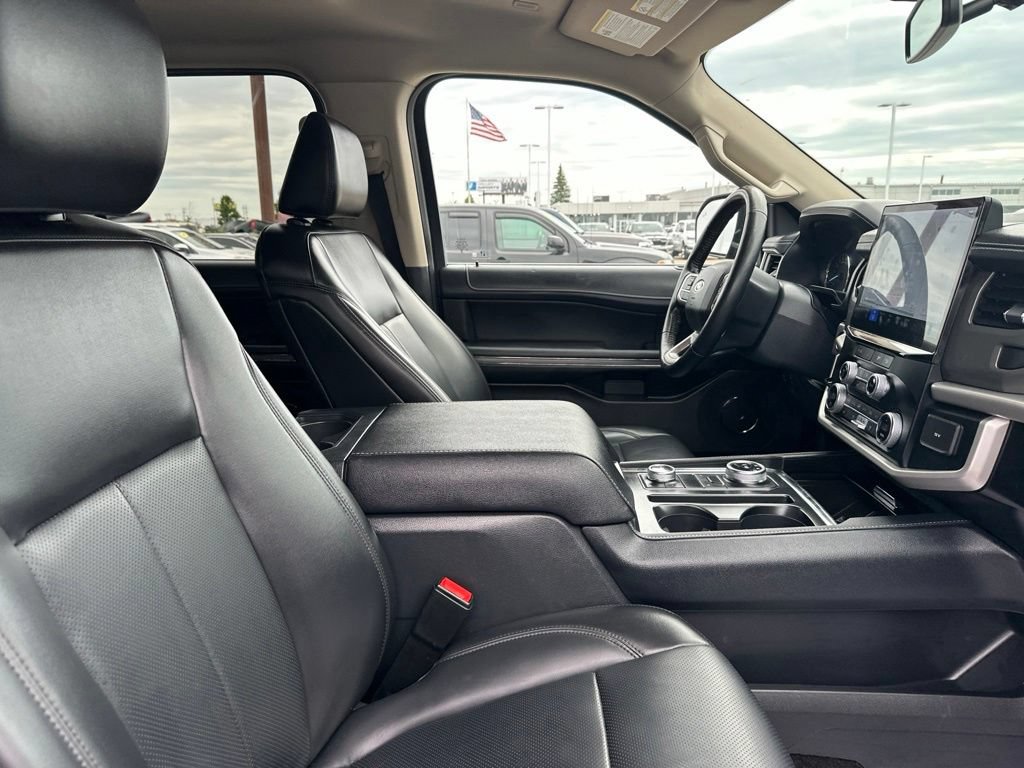 Used 2023 Ford Expedition XLT AWD/4WD image 48