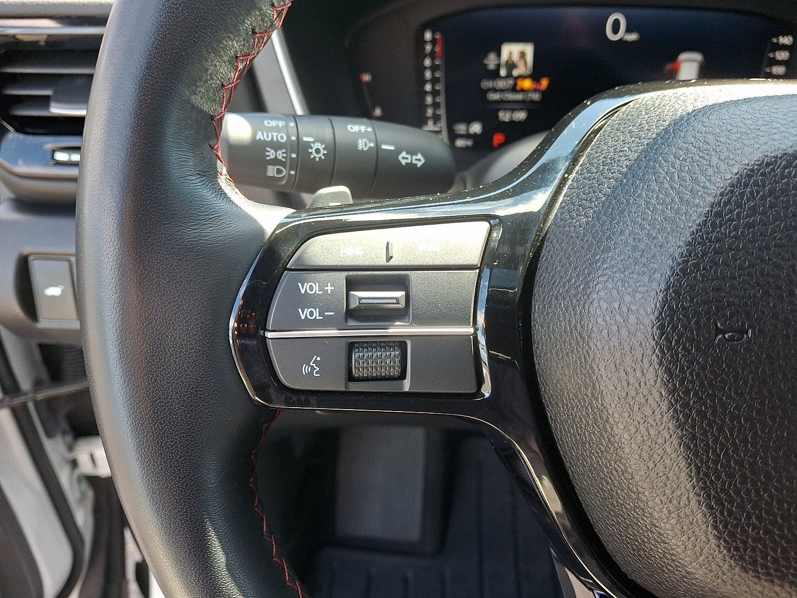 Certified 2025 Honda Pilot Black Edition image 22