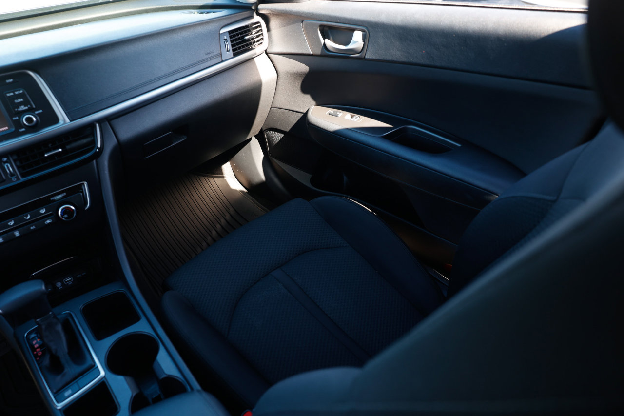 Used 2017 Kia Optima LX image 22