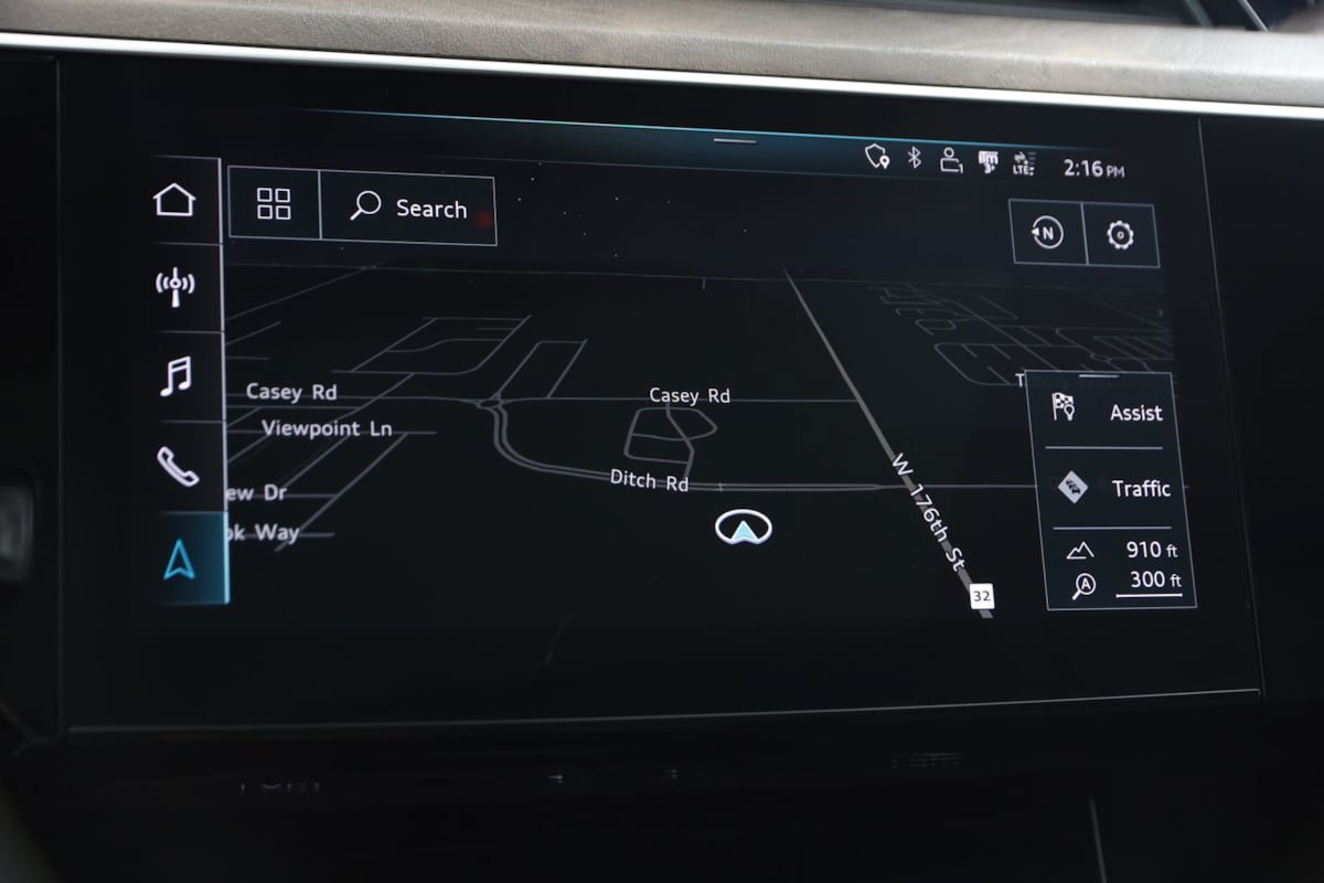 Used 2020 Audi e-tron Premium Plus AWD/4WD image 9