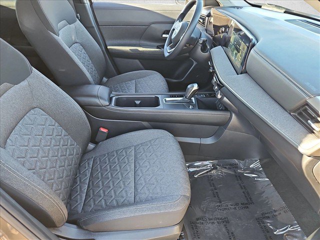 Certified 2025 Nissan Kicks SV w/ SV Premium Package AWD/4WD image 26