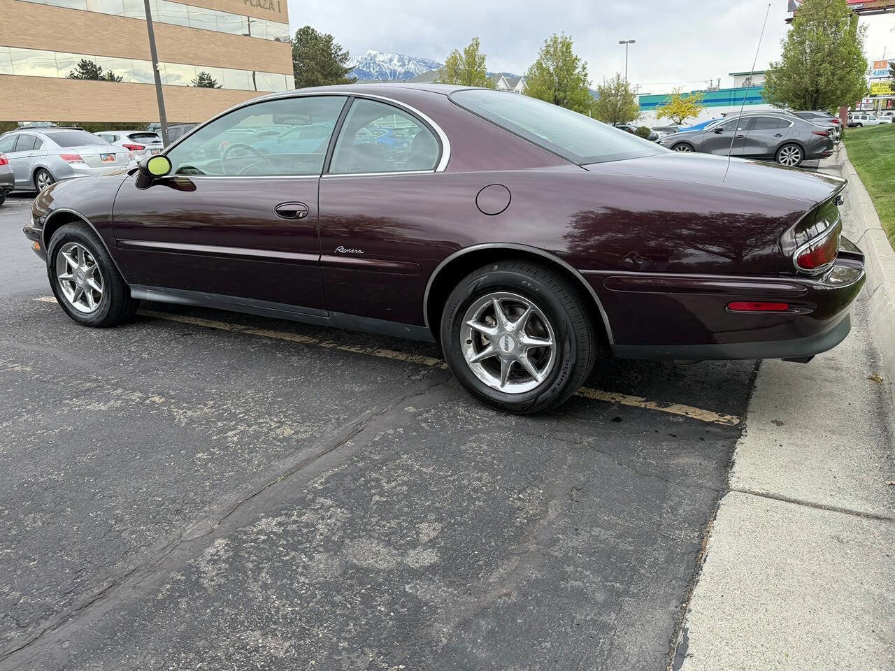 Used 1995 Buick Riviera Supercharged Coupe image 21