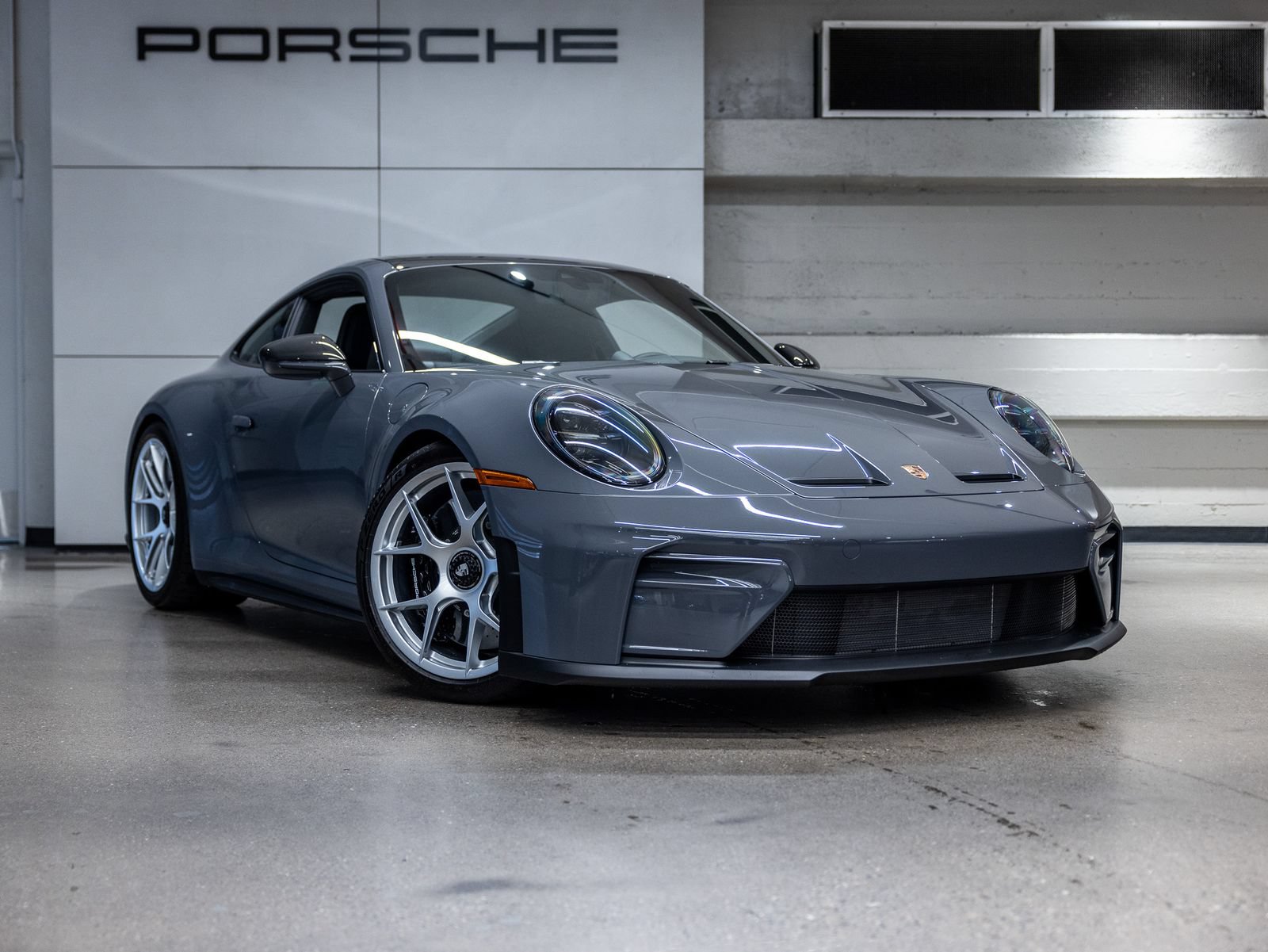 Certified 2025 Porsche 911 GT3 RWD image 10