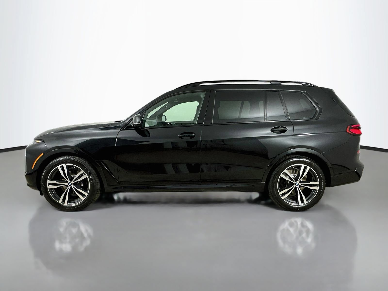 New 2027 BMW X7 xDrive40i w/ M Sport Package AWD/4WD image 8